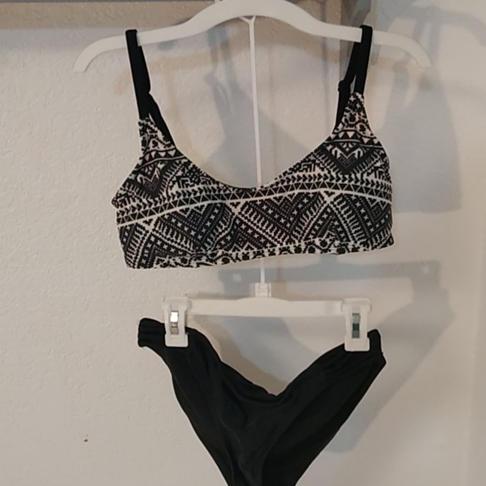 Xhilaration 2 piece swimsuit